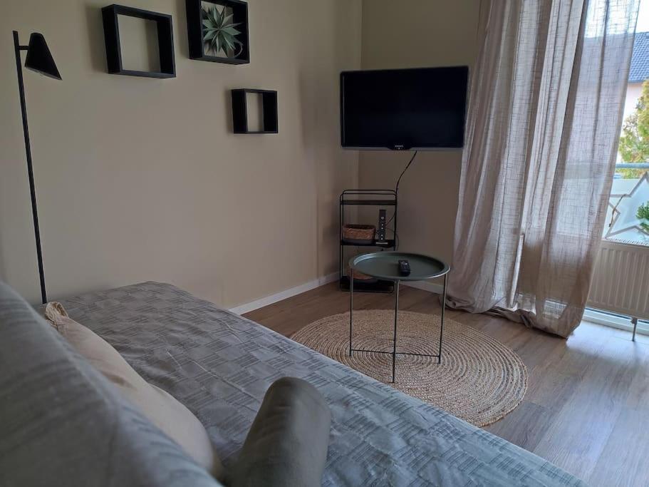 Gemuetliches Ferienapartment Mit Optionaler E-Ladesaeule Eichenzell Bagian luar foto
